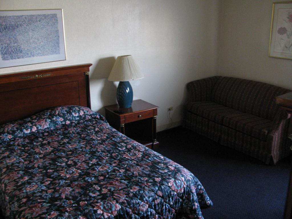 Super 8 By Wyndham South Holland Hotel Bilik gambar